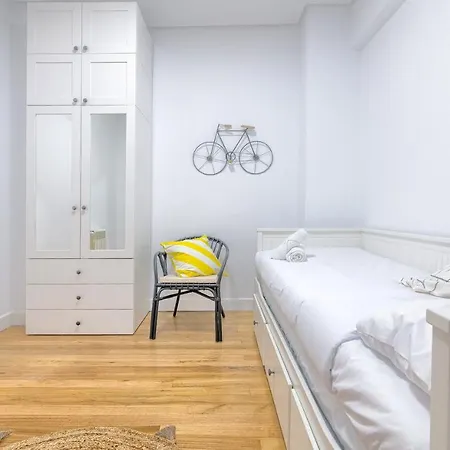 Apartamento Iturribide Hogar Moderno Junto Al Metro Bilbao Exterior foto